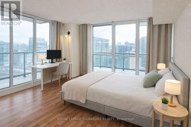 Building Photo - 5508 Yonge St