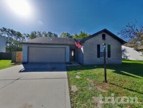 Building Photo - 177 Broadmoor Bend