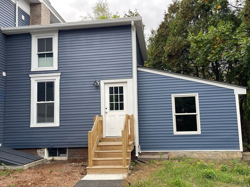 Primary Photo - 123 Springfield St