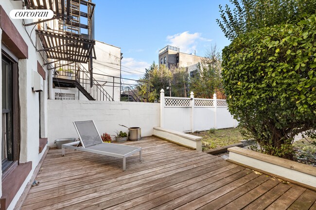 Foto del edificio - 324 Degraw St