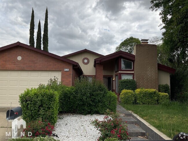 Building Photo - 9536 Mirandy Dr