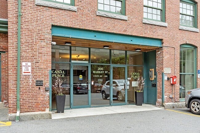 Building Photo - 200 Market St