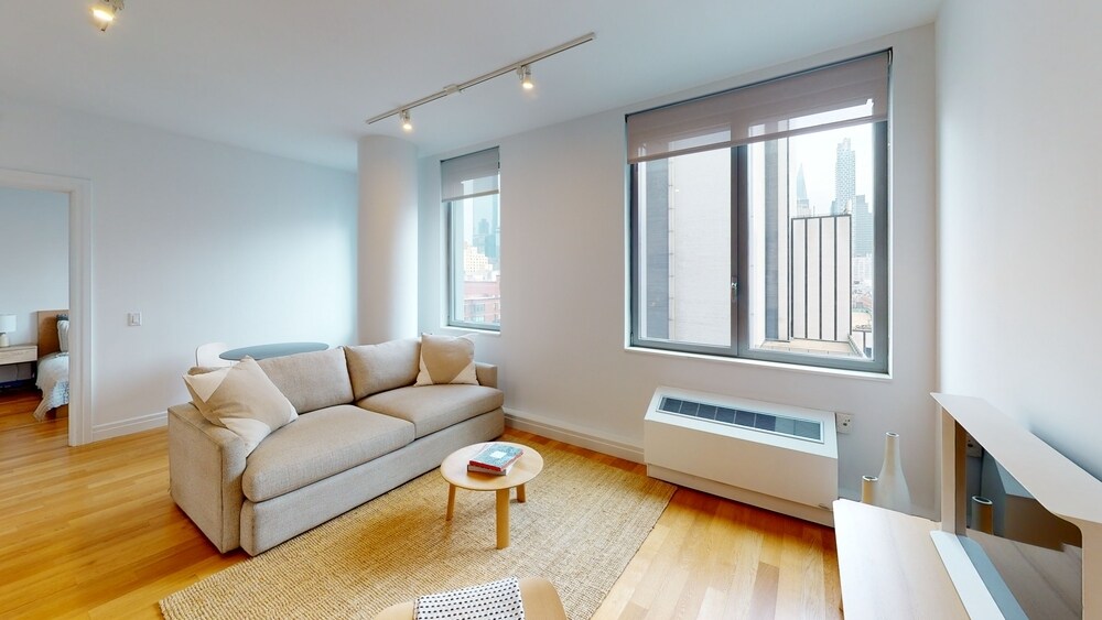 Foto principal - 550 W 54th St
