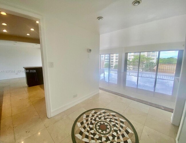 Foto del edificio - 1800 NE 114th St