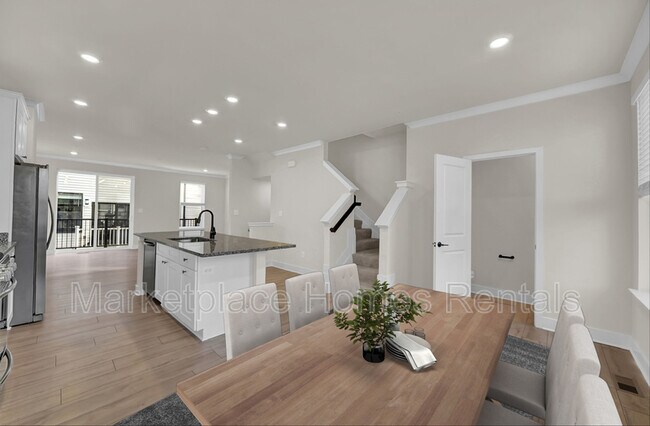 Building Photo - 4340 Roland Heights Ave