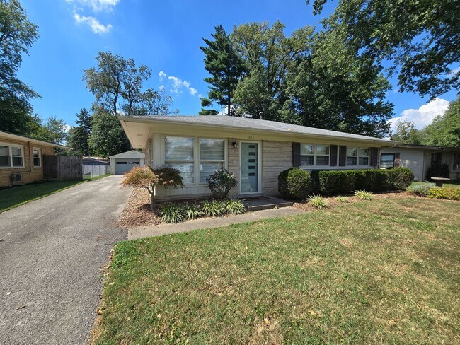 Foto del edificio - Newly remodeled 3 bed/1 bath home with a 1...