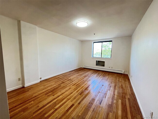 Foto del edificio - 133-38 Avery Ave