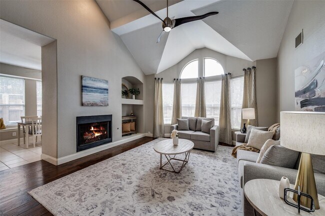 Foto del edificio - 4621 Hinton Dr