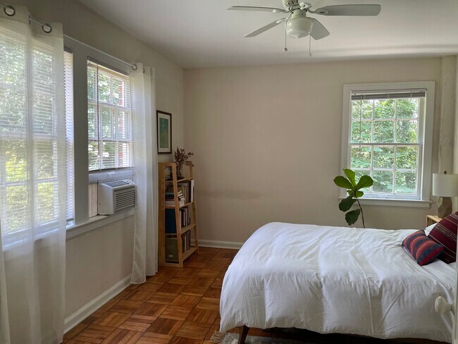 Foto del edificio - 2860 Fairway Dr