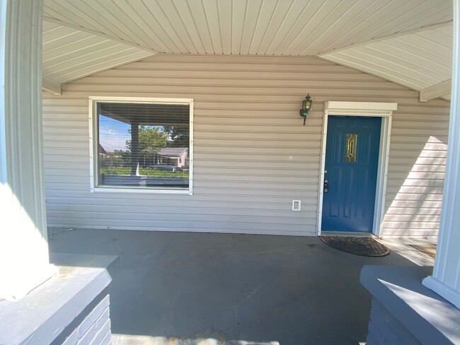 Building Photo - Pensacola - Sanders Beach - 2 bedroom, 2 b...