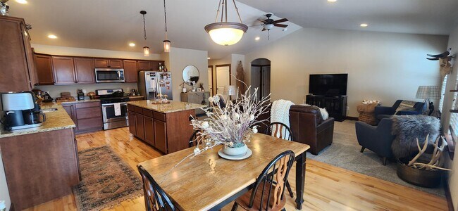 Foto del edificio - 4479 Glenwood Dr