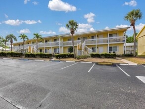 Building Photo - 4617 Bayshore Dr