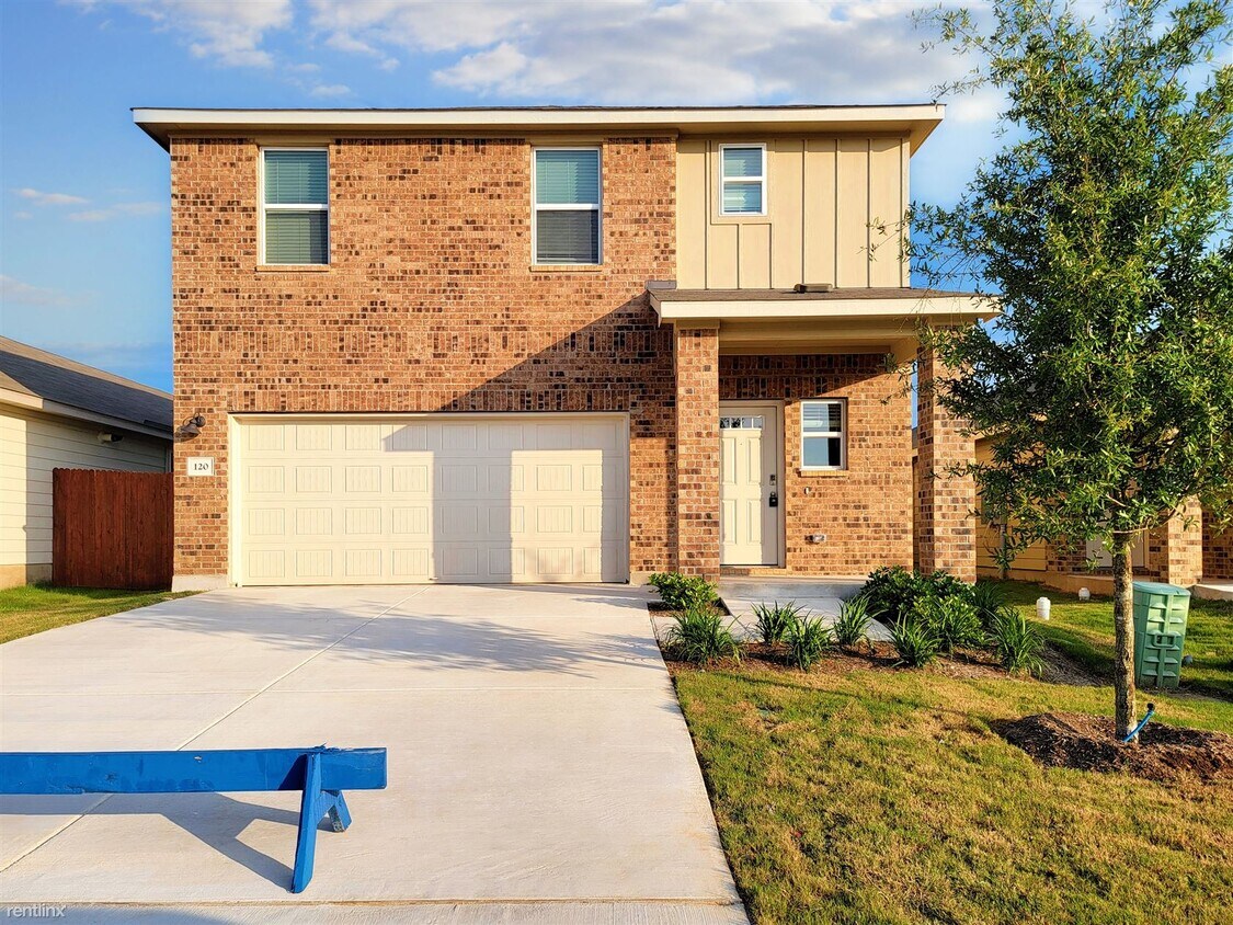 Primary Photo - 4 br, 2.5 bath House - 120 Longmount Cv