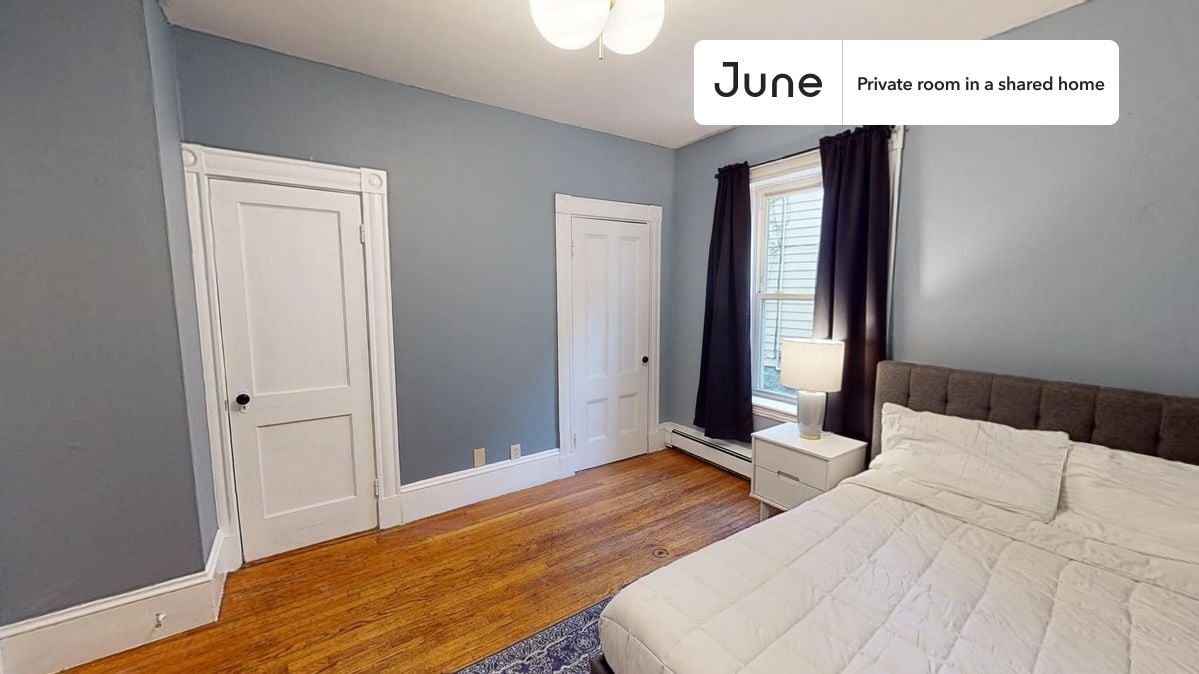 Room in Shared 4 bed/2 bath home - Room in Shared 4 bed/2 bath home