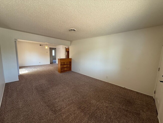 Foto del edificio - Cute 2 bedroom, 2 bath duplex available NOW!