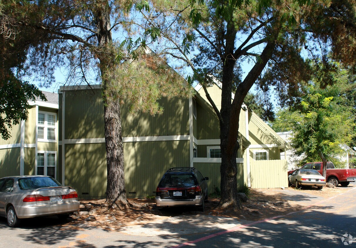 Primary Photo - 1732 Mission Blvd