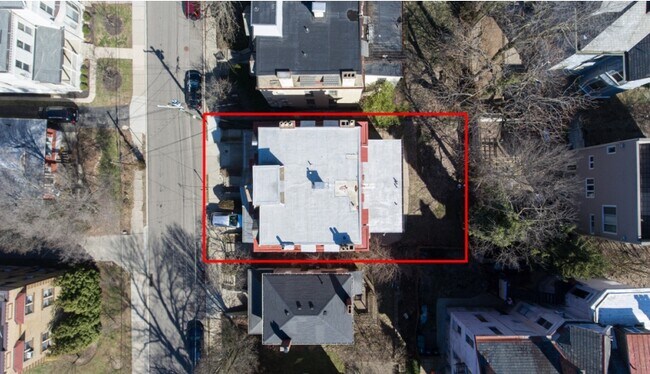 Plano del lugar - 2412-2414 Salutaris Ave