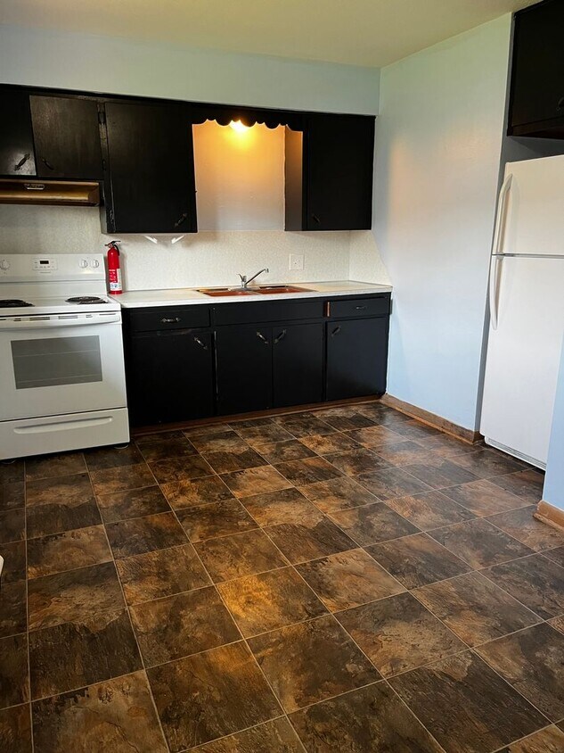 Foto principal - 1 bedroom 1 bathroom duplex available Now!