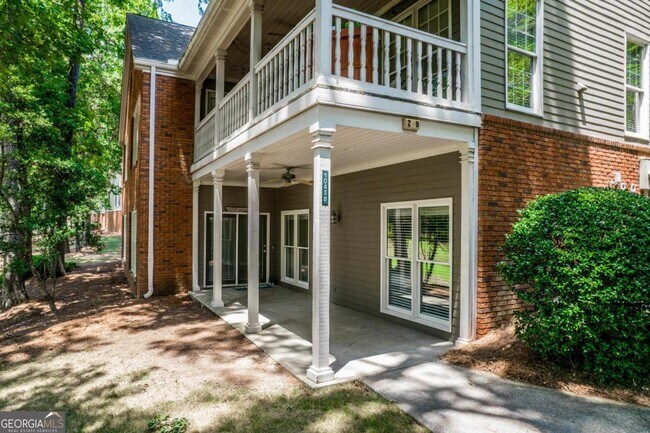 Foto del edificio - 1043B Clubhouse Ln