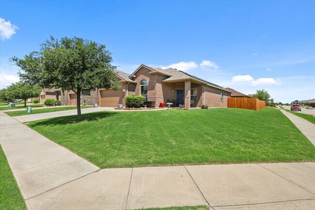 Foto del edificio - 5129 Meadow Ln