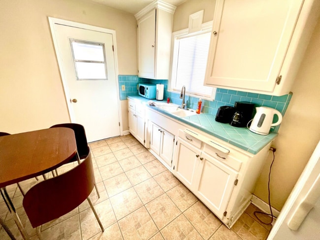 Foto del edificio - 4120 Gamma St