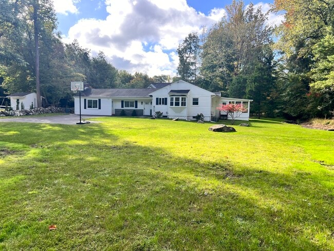 Building Photo - 267 Thunder Hill Dr