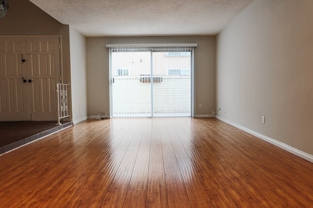 Foto principal - 2035 Rodney Dr