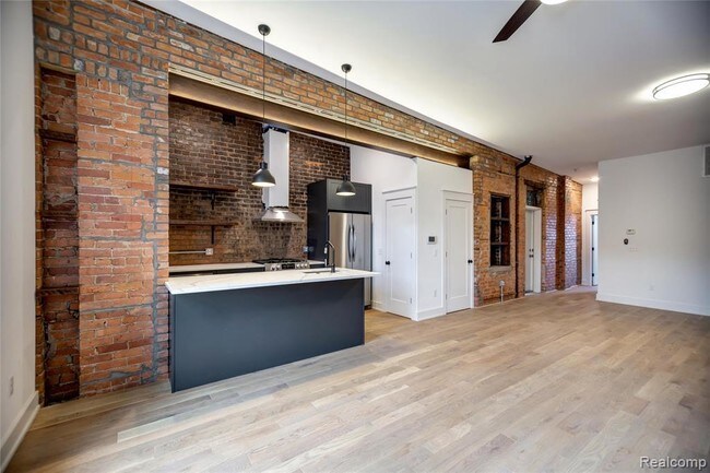 Foto del edificio - 457 E Milwaukee St