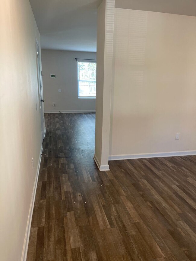 Building Photo - Cul-de-sac Home