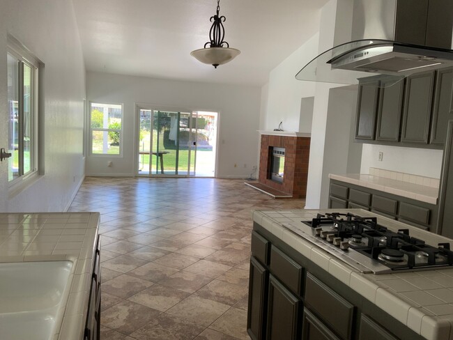 Building Photo - 542 Trailridge Dr