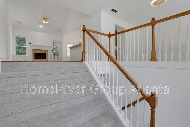 Building Photo - 5425 Huntington Mist Dr