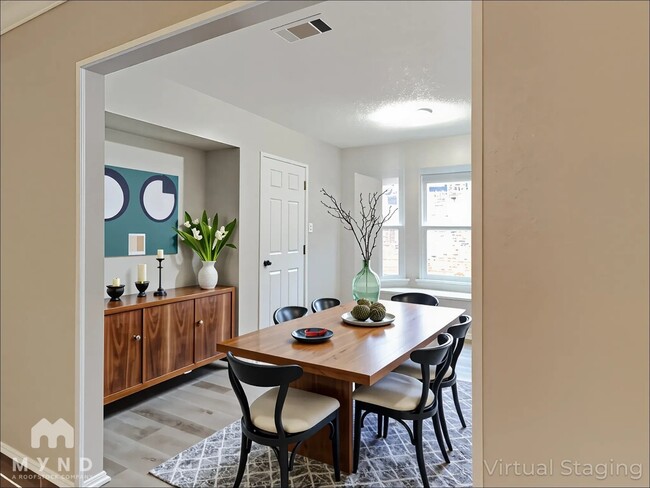 Building Photo - 3528 Park Lake Dr