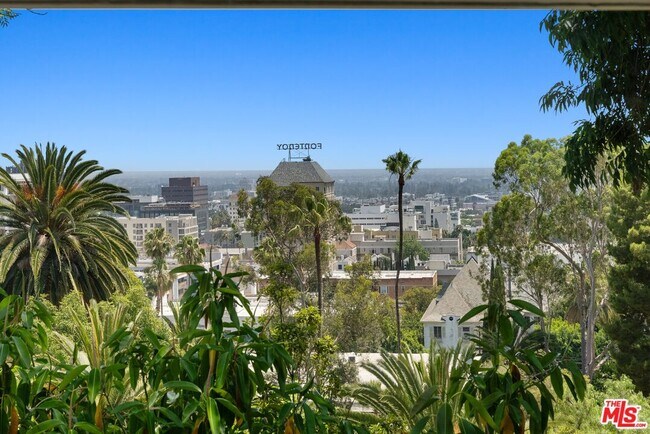 Foto del edificio - 6630 Whitley Terrace