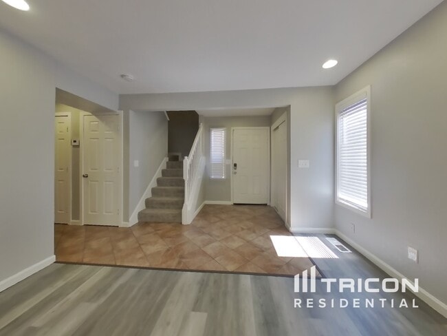 Foto del edificio - 1209 Almondwood Dr