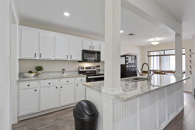 Foto del edificio - 6029 Wormar Ave
