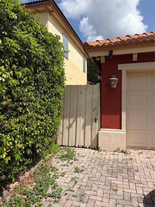 Foto del edificio - 16467 SW 50th Ter