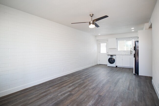 Foto del edificio - 6949 E Earll Dr