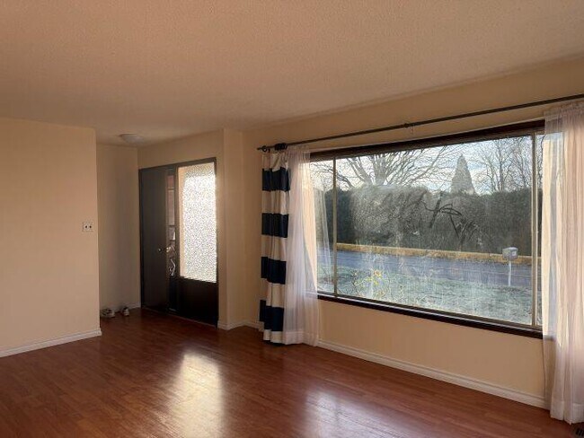 Photo du bâtiment - 168XX-168X0 0 Ave