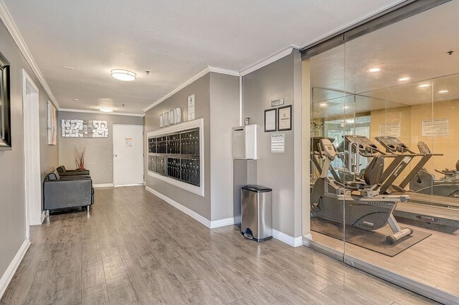 Building Photo - 14900 Moorpark Street