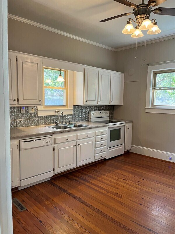 Building Photo - 401 S Ridge Ave