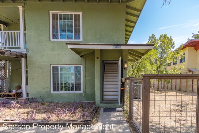 Building Photo - 2 br, 1 bath House - 1506 Ashwood Rd Unit #B