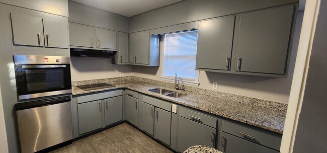 Foto del edificio - APARTMENT 2BR / 1BA