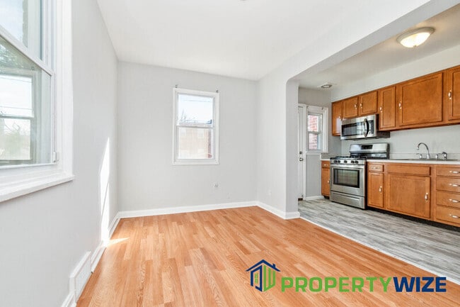 Foto del edificio - 3705 Midheights Rd