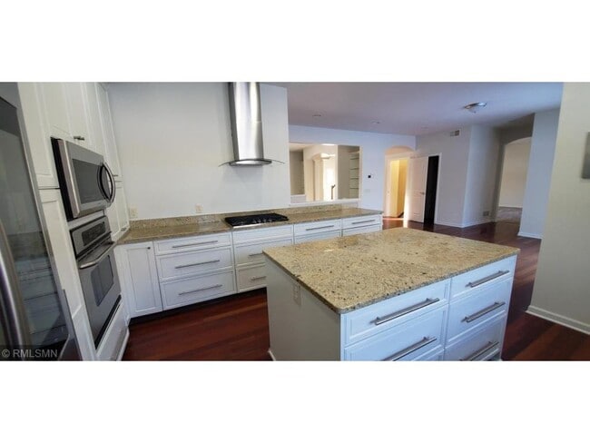 Building Photo - 25200 Yellowstone Trail