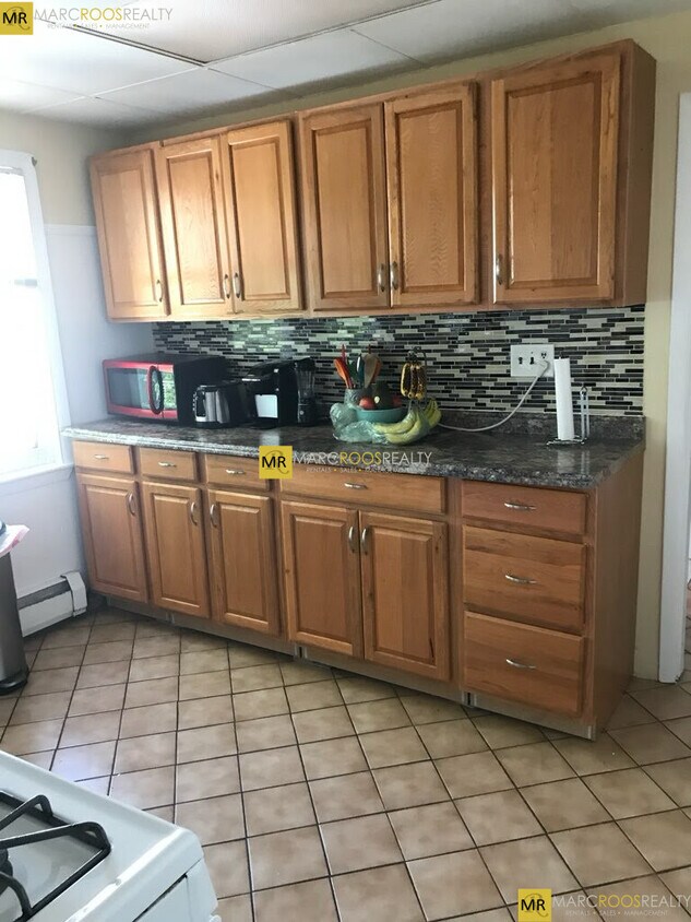 29 Chetwynd Rd Unit 2, Somerville, MA 02144 Condo for Rent in