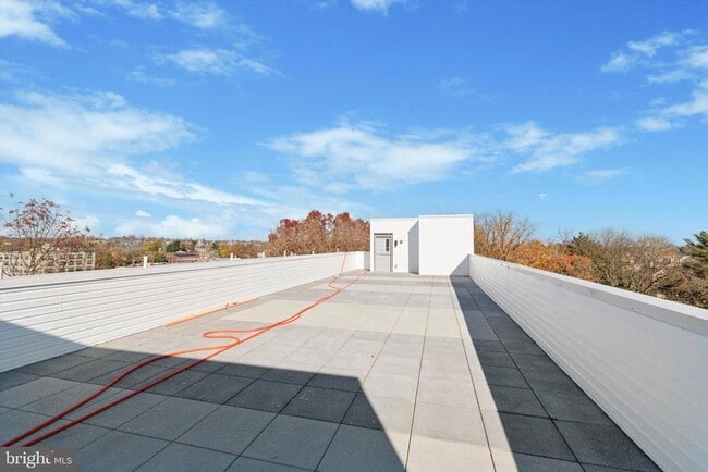 Building Photo - 5521 Wayne Ave