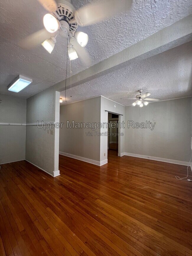 Foto del edificio - 1301 Napoleon Ave