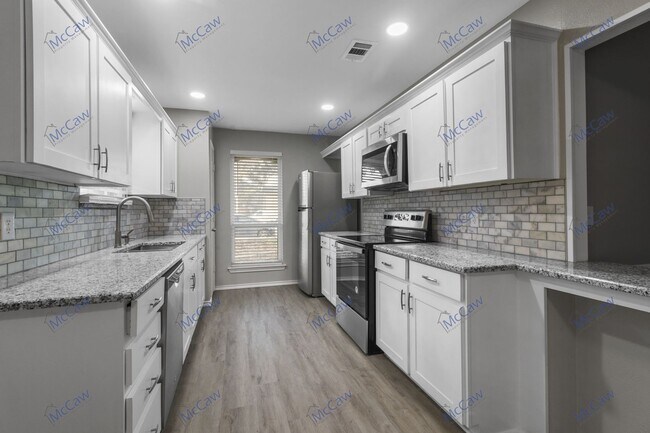 Foto del edificio - Beautiful 4-Bed 2-Bath Home in Plano!