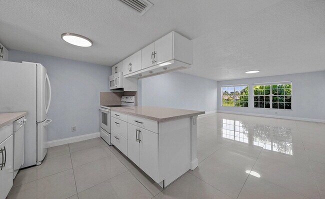 Foto del edificio - 6300 La Costa Dr