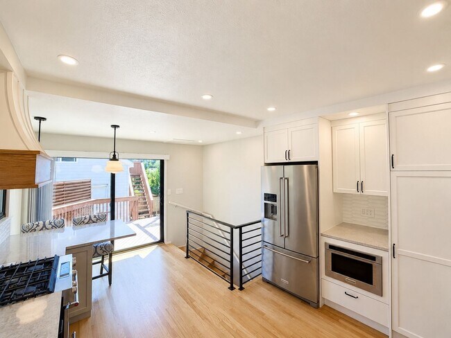Building Photo - Fully Remodeled Ballard 5 Bed/2 Bath Home w/ A/C!